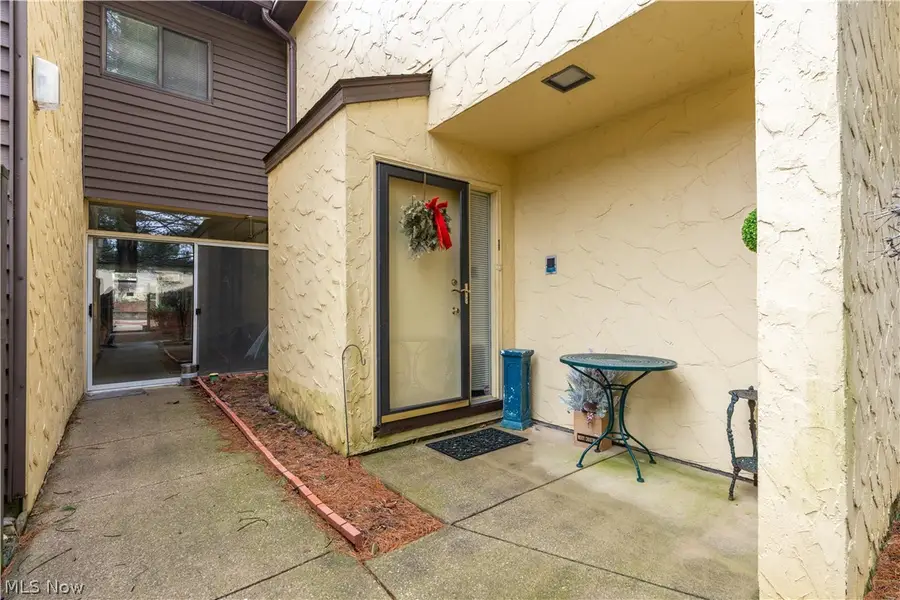 585 Hampton Ridge Drive, Akron, OH 44313 - #3