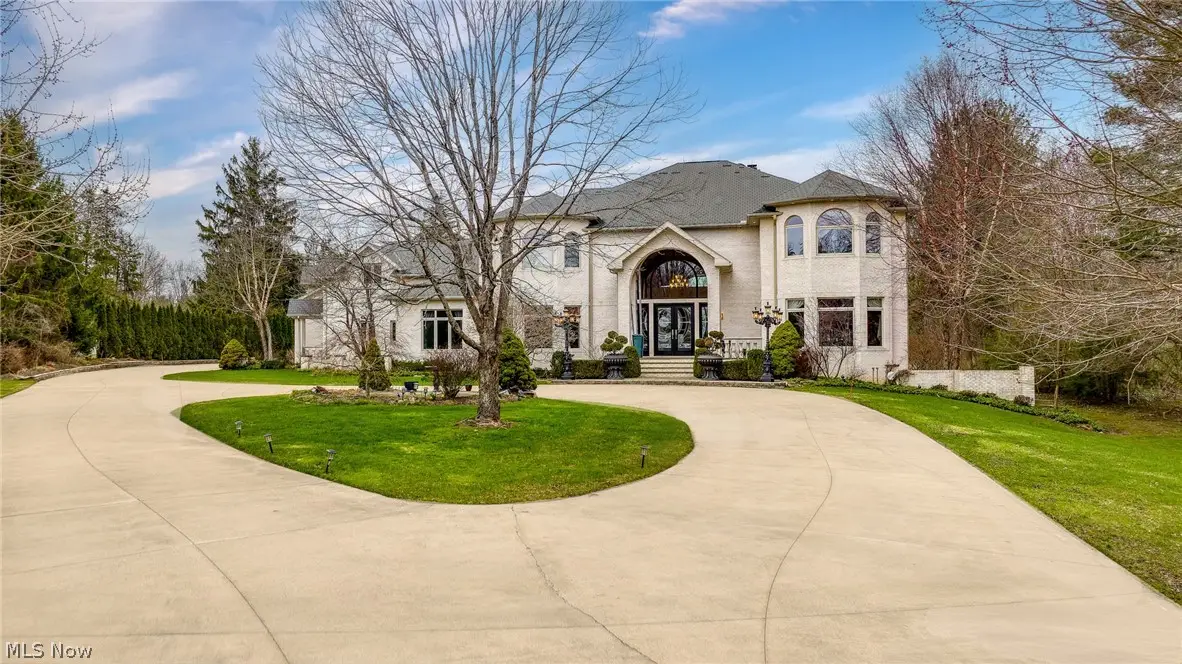 25 Brandon Court, Moreland Hills, OH 44022 - #1