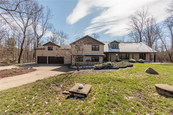 45 River Road, Hinckley, OH 44233