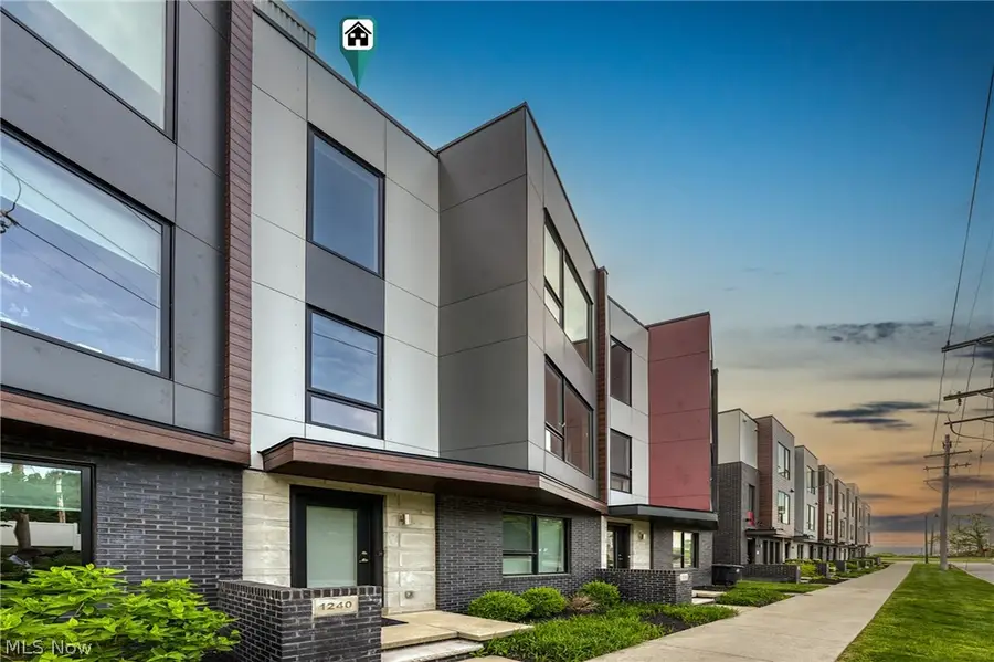 1240 W 70th Street, Cleveland, OH 44102 - #2