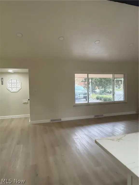 1139 N Skyline Drive, Seven Hills, OH 44131 - #3