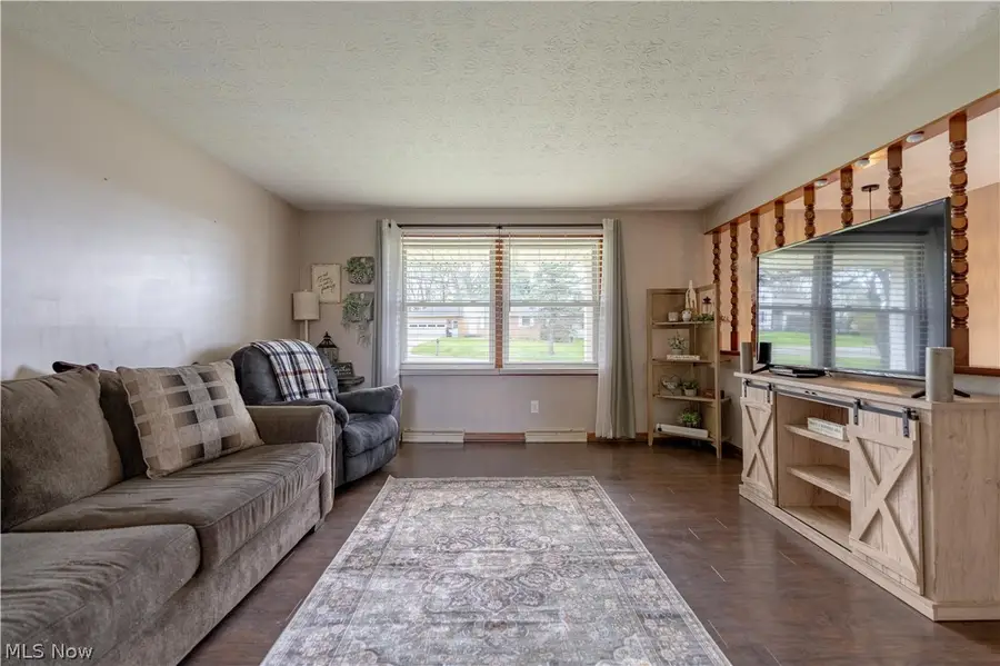 13700 Market N Avenue, Hartville, OH 44632 - #3