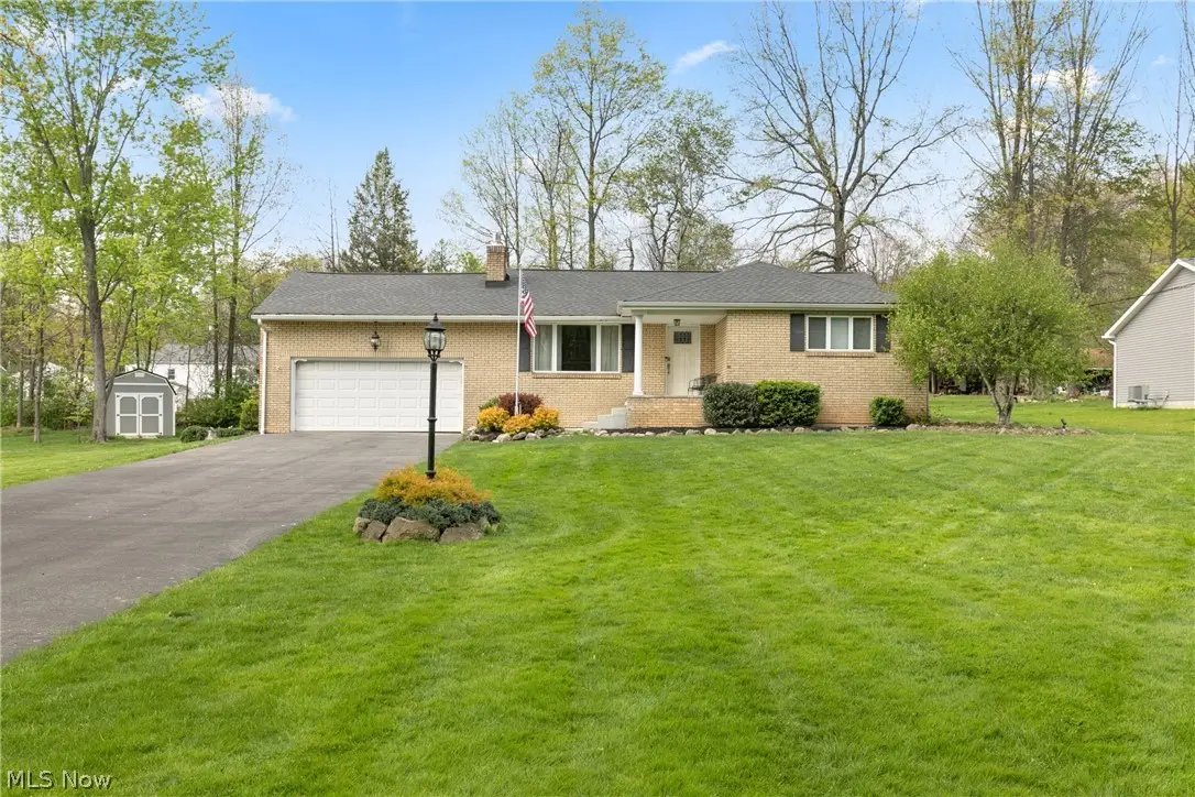 6987 White Oak Drive, Hubbard, OH 44425 - #1