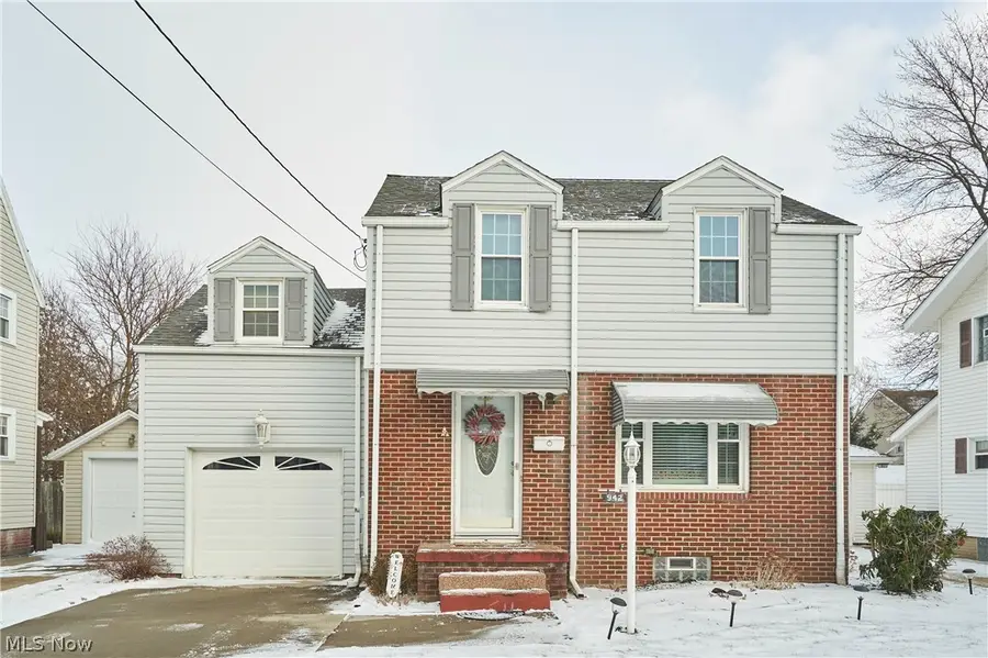 942 Bellflower Sw Avenue, Canton, OH 44710 - #2