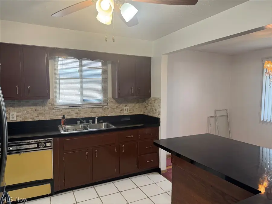 4569 W 144th Street, Cleveland, OH 44135 - #3
