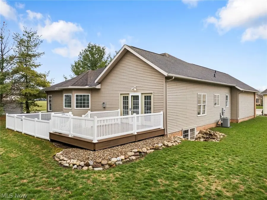 2041 Penhurst Ne Circle, North Canton, OH 44720 - #2