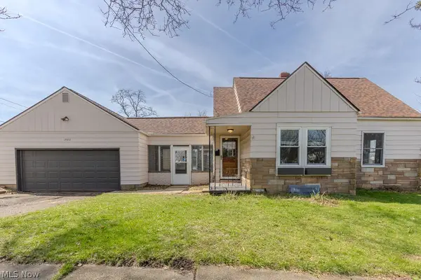 1582 Evergreen Avenue, Akron, OH 44301