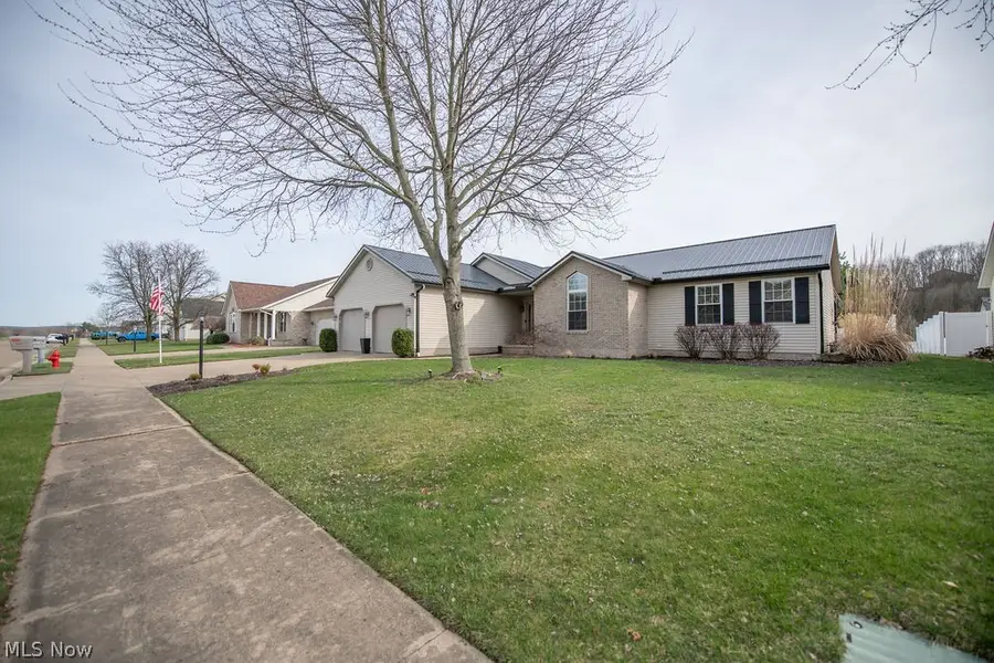 316 Creekside Se Road, New Philadelphia, OH 44663 - #2