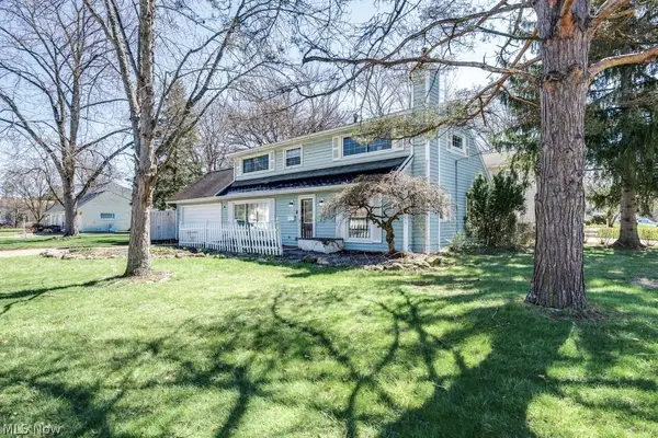 22 Van Doren Drive, Cuyahoga Falls, OH 44221