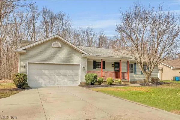 586 Abbe Road, Sheffield Lake, OH 44054