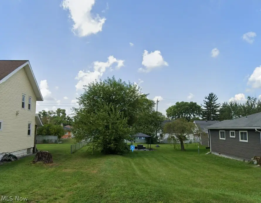 69 Lawrence Avenue, Columbus, OH 43228 - #2