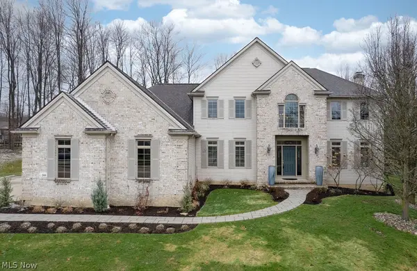 388 W Saint Andrews Drive, Highland Heights, OH 44143