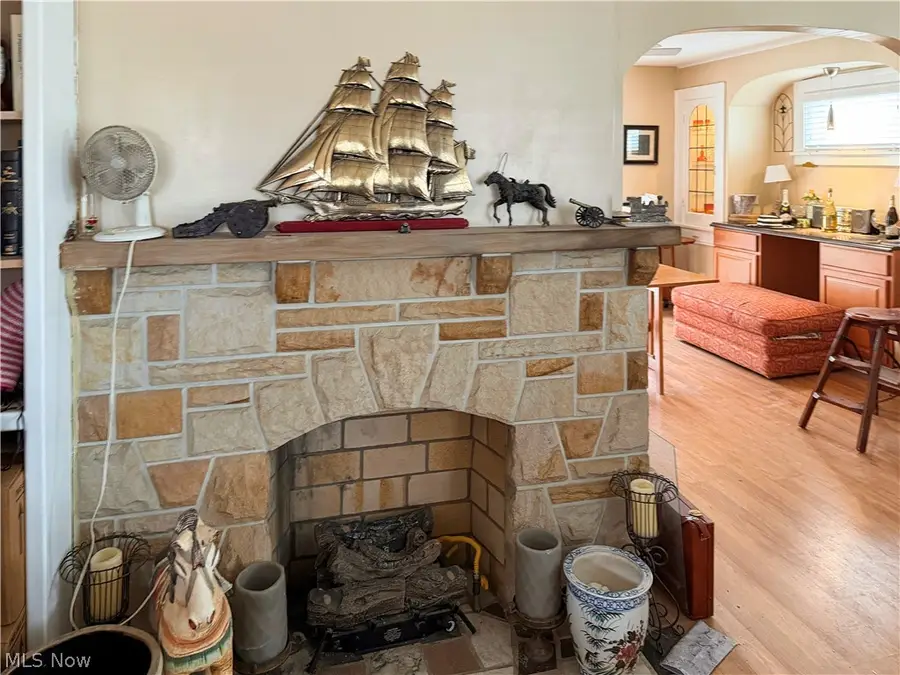 13705 Courtland Avenue, Cleveland, OH 44111 - #2