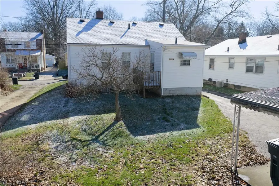 586 Lindell Street, Akron, OH 44305 - #2