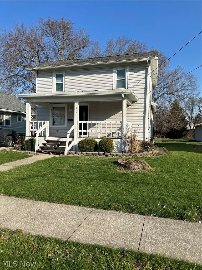215 Woodlawn Avenue, Geneva, OH 44041 - #1