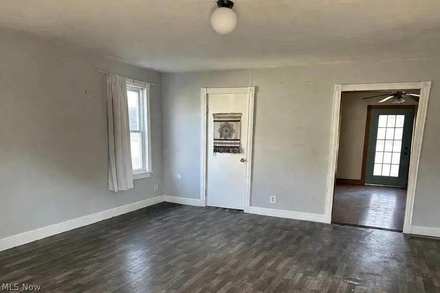 215 Woodlawn Avenue, Geneva, OH 44041 - #2