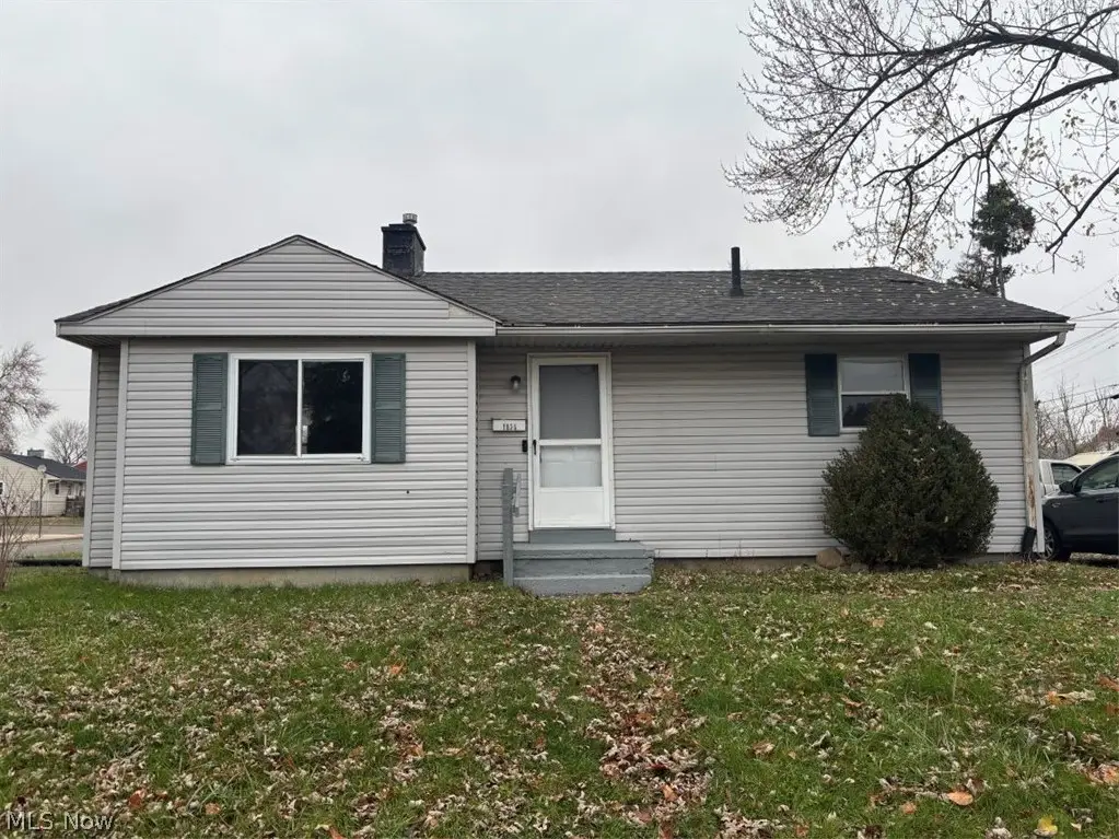 1820 Midway Ne Avenue, Canton, OH 44705 - #1