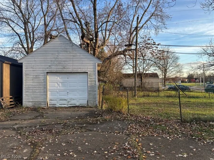 1820 Midway Ne Avenue, Canton, OH 44705 - #3