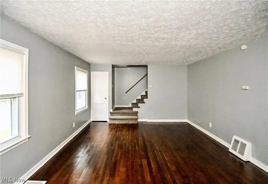 1699 Sunset Avenue, Akron, OH 44301 - #2