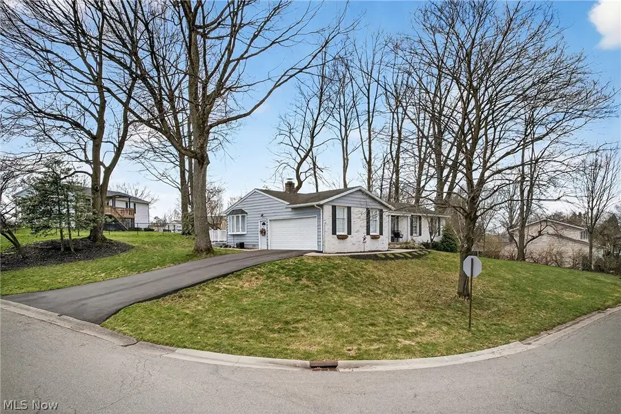 2053 Ironwood Ne Circle, Massillon, OH 44646 - #2