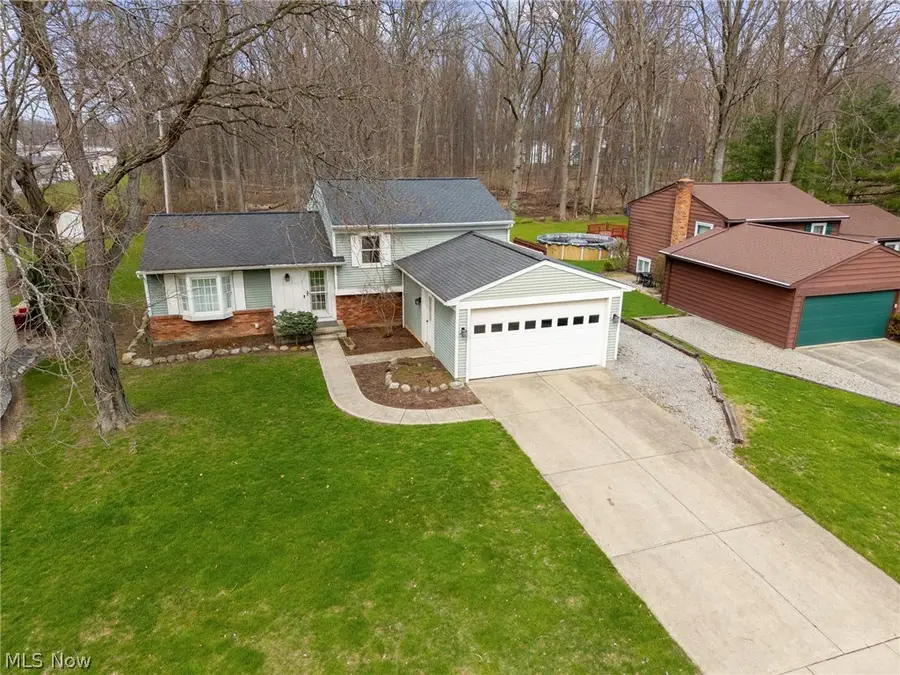 26772 Skyline Drive, Olmsted, OH 44138 - #2