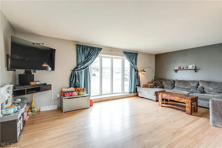 6826 Lynett Drive, Parma, OH 44129 - #3