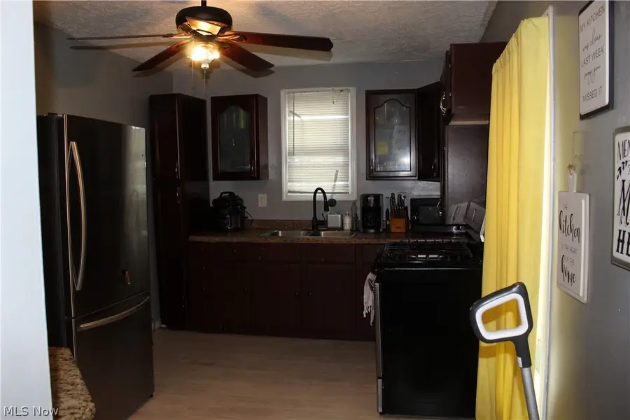 124 E 32nd Street, Lorain, OH 44055 - #2