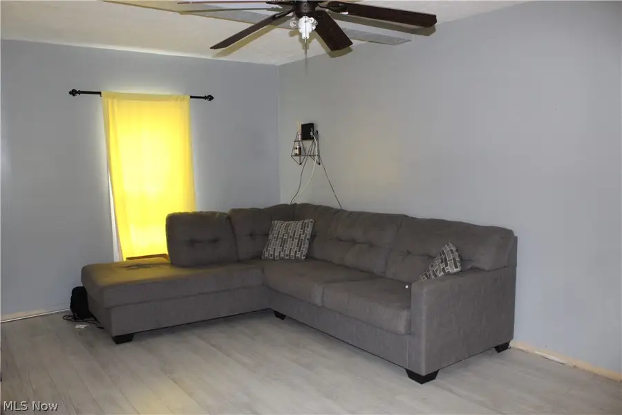 124 E 32nd Street, Lorain, OH 44055 - #3