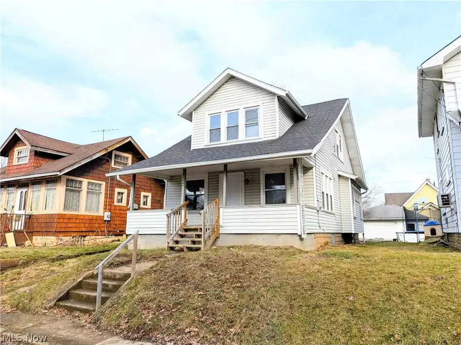 864 10th Ne Street, Massillon, OH 44646 - #3