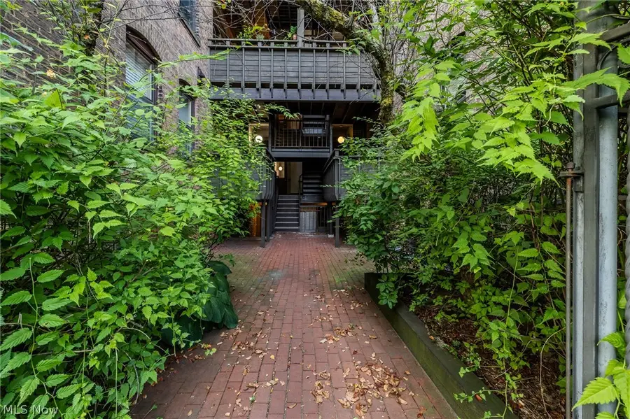 2472 Overlook Road, Cleveland Heights, OH 44106 - #3