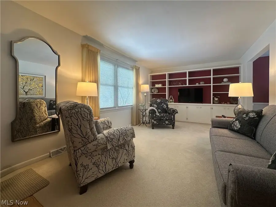 7915 Brookwood Ne Street, Warren, OH 44484 - #3