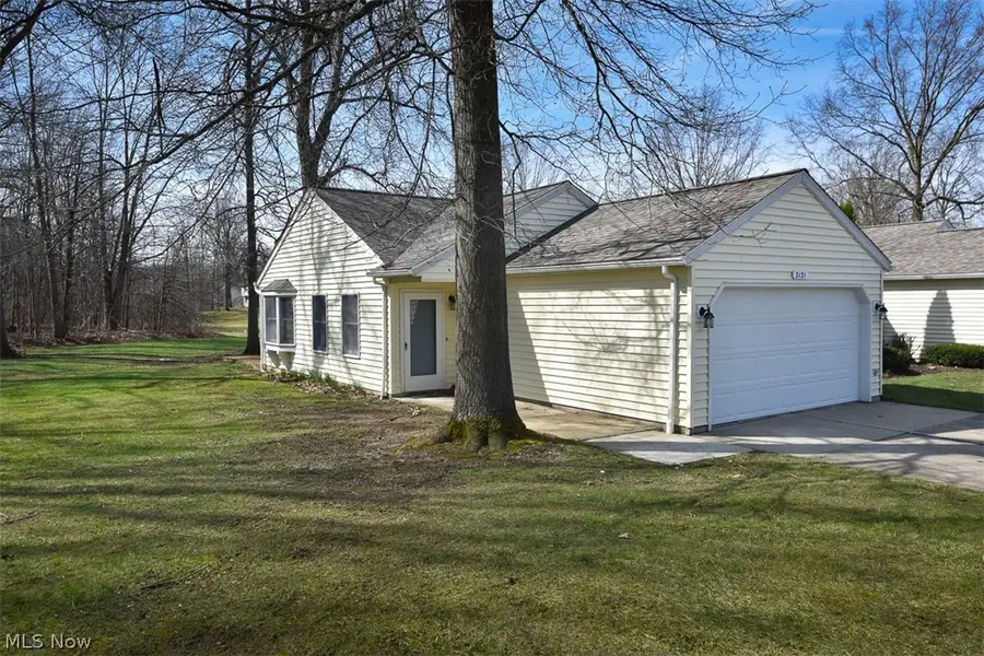 2121 Oakwood Court, Avon, OH 44011 - #2