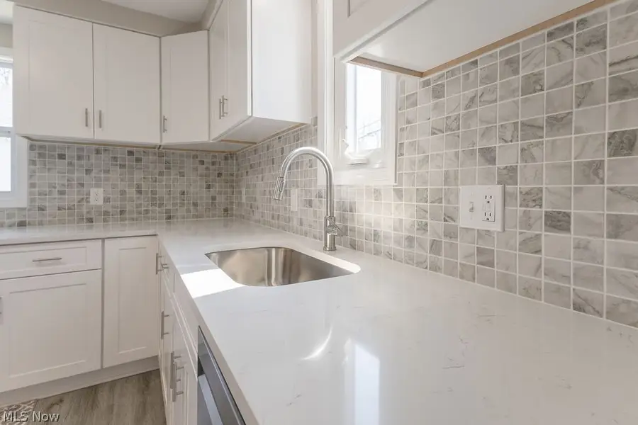 1639 Edgefield Road, Lyndhurst, OH 44124 - #2