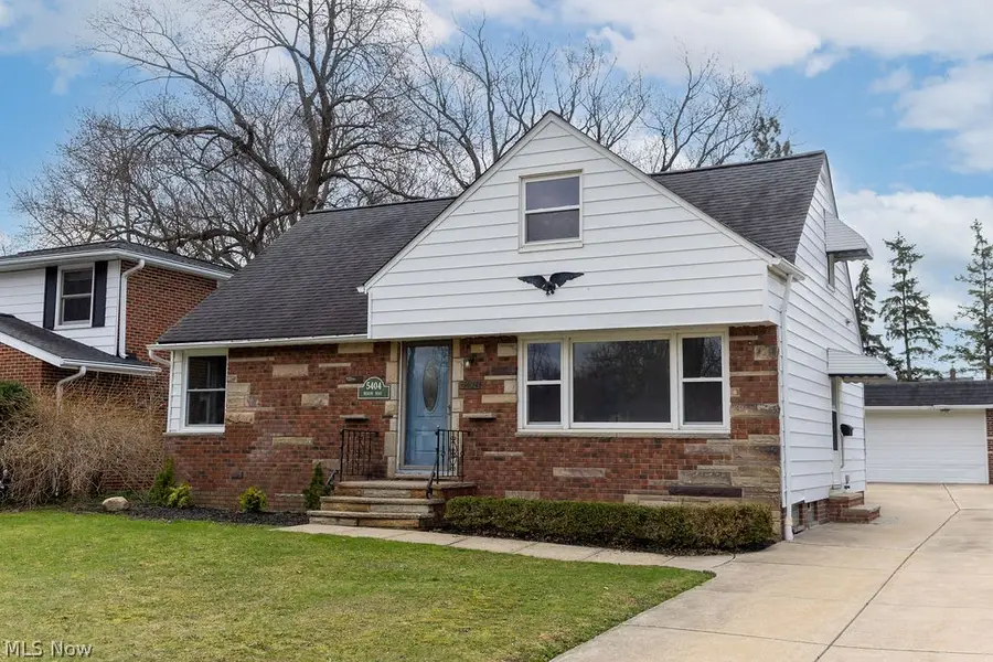 5404 Beacon Road, Lyndhurst, OH 44124 - #2