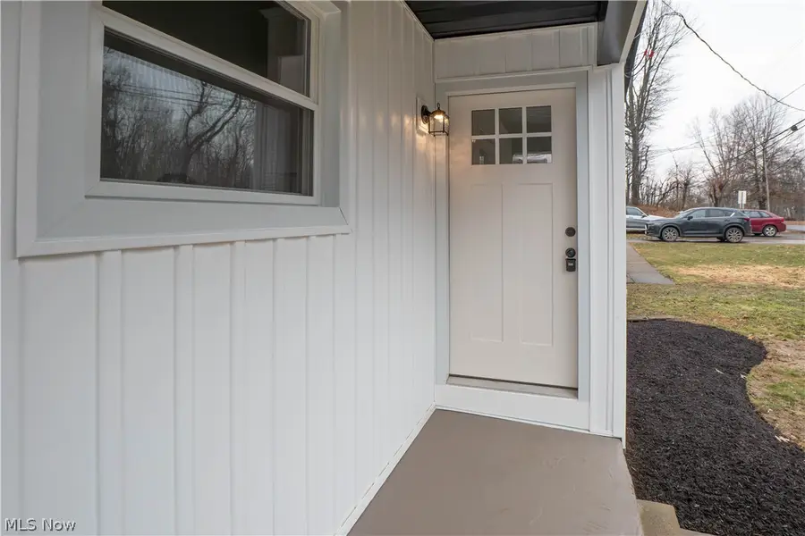 275 20th Se Street, Massillon, OH 44646 - #3