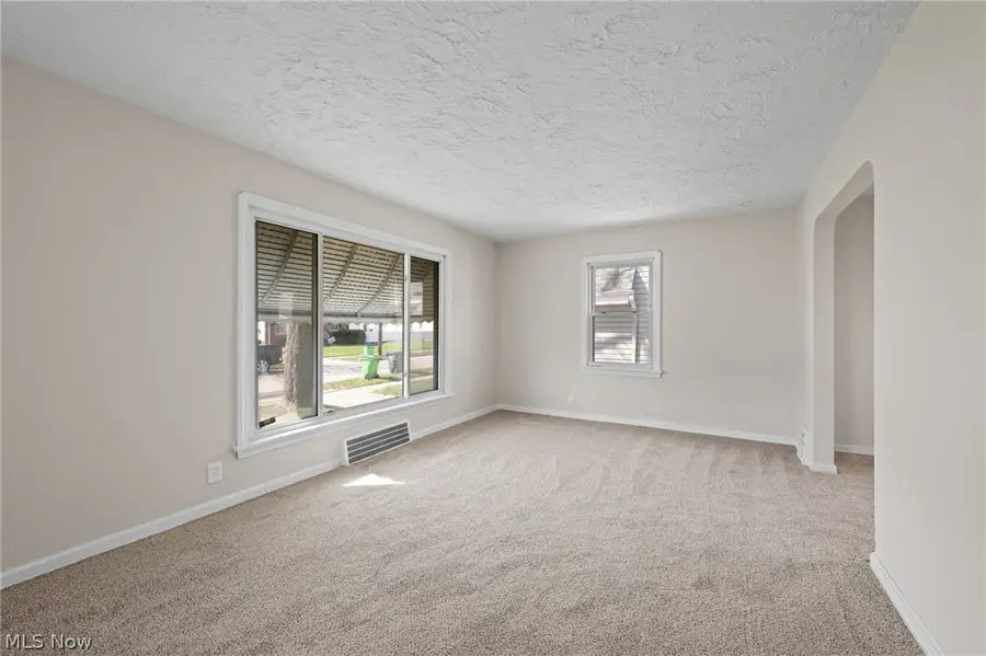 21391 Westport Avenue, Euclid, OH 44123 - #3