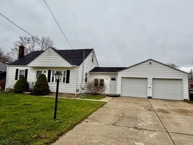 918 15th Sw Street, Massillon, OH 44647 - #1