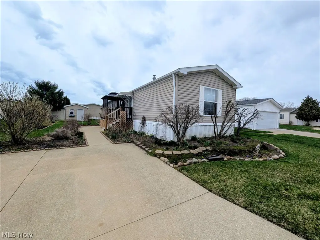 592 Sandtrap Circle, Painesville, OH 44077 - #1