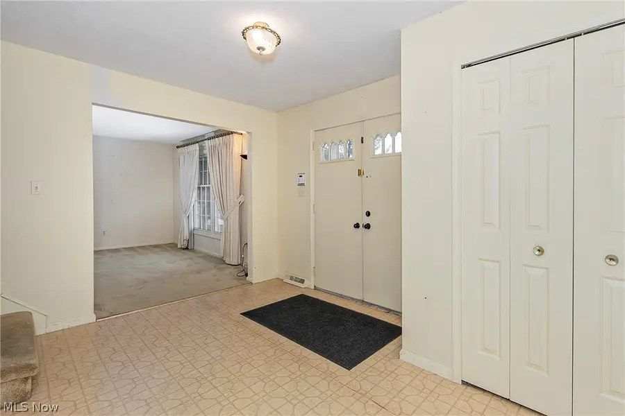 692 Davidson Drive, Highland Heights, OH 44143 - #3