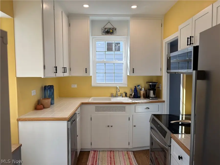 3786 Westwood Road, University Heights, OH 44118 - #2