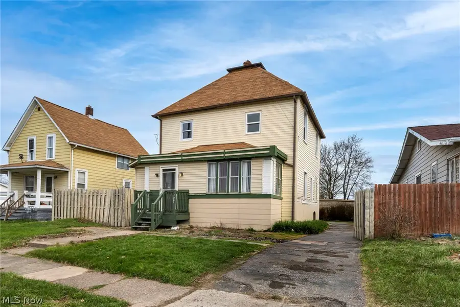 127 E 35th Street, Lorain, OH 44055 - #2
