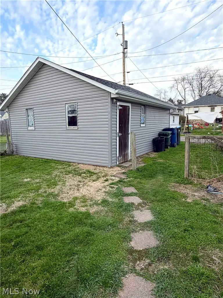 776 Larzelere Avenue, Zanesville, OH 43701 - #3