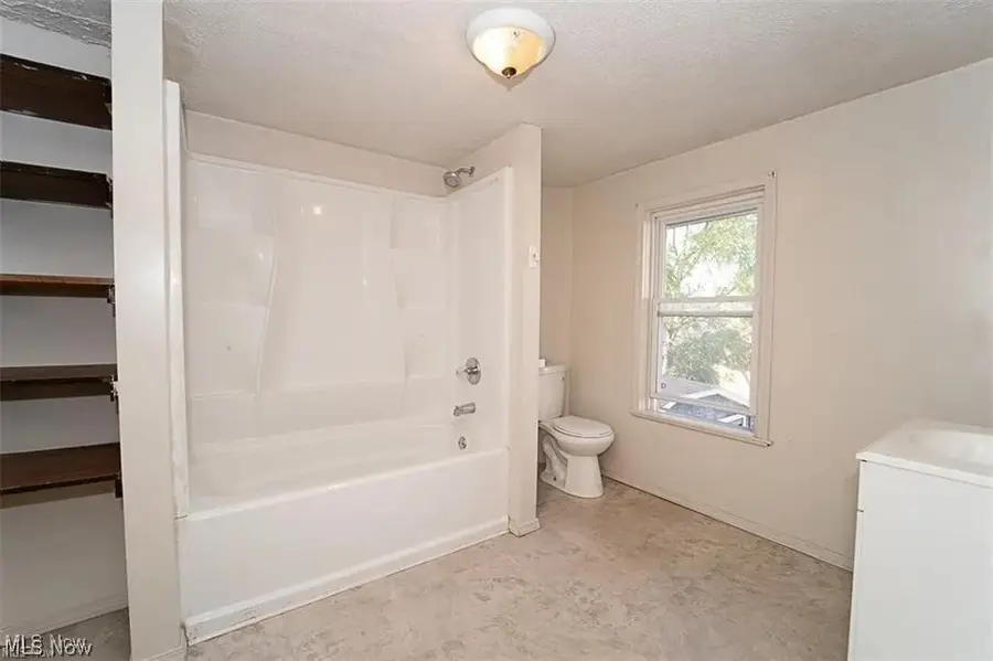 1150 Wooster N Road, Barberton, OH 44203 - #2