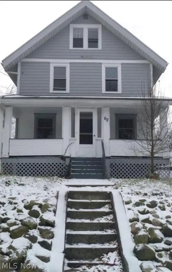 62 E Rosewood Avenue, Akron, OH 44301