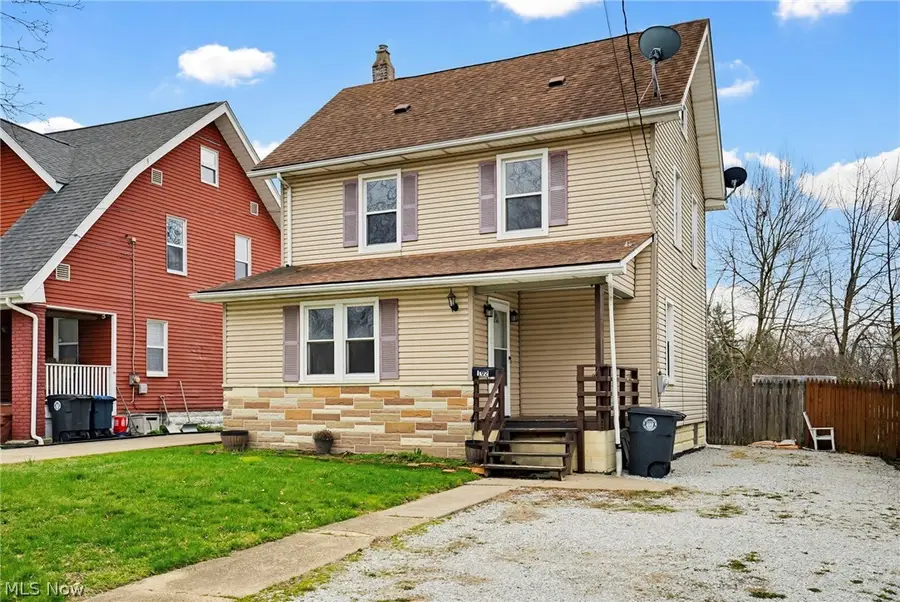 102 E Brookside Avenue, Akron, OH 44301 - #3