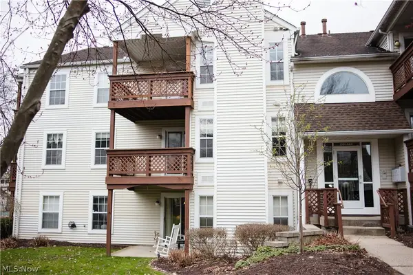 1304 Cedarwood Drive #A2, Westlake, OH 44145