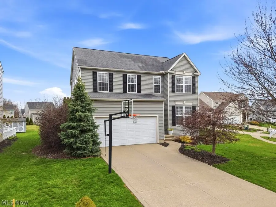 214 Gatwick Grove Circle, Wadsworth, OH 44281 - #2