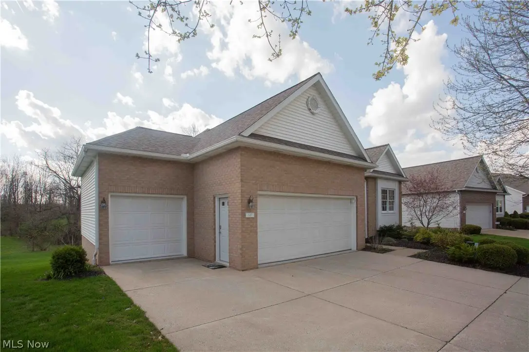 647 N Ridgecliff Street, Tallmadge, OH 44278 - #1