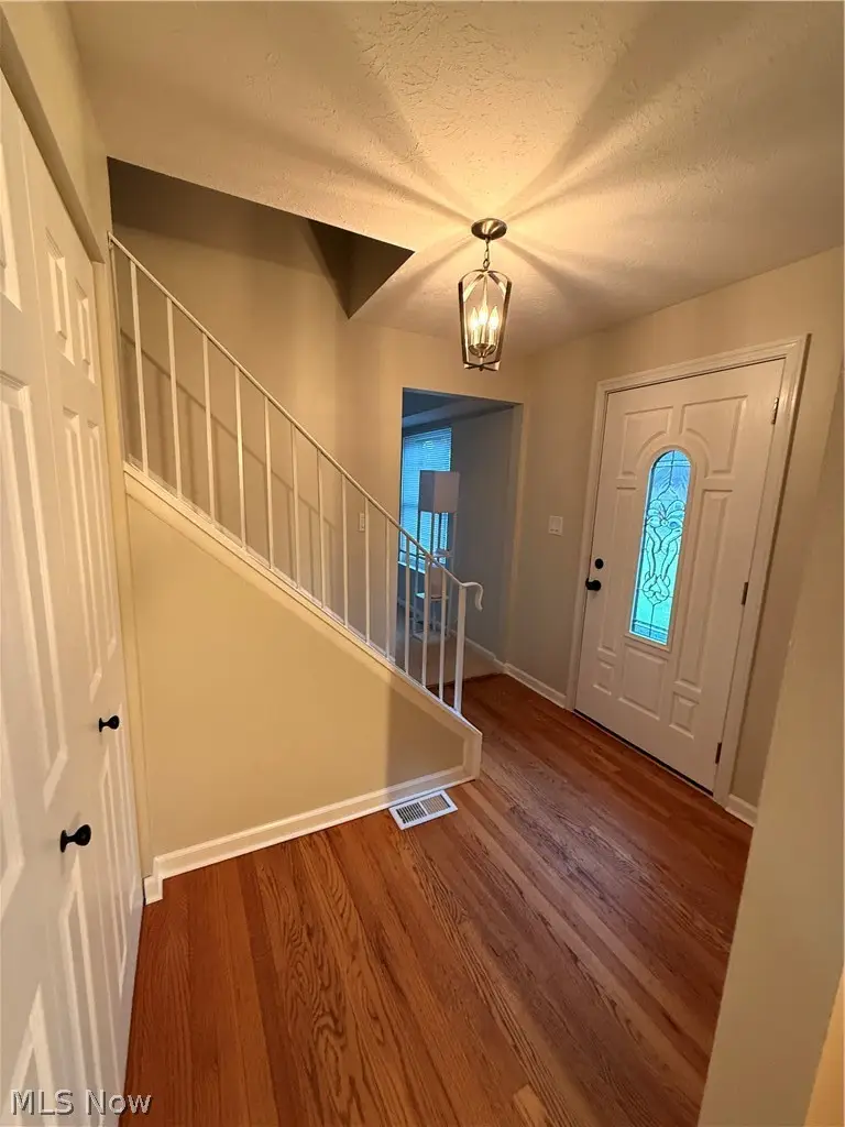 8552 Usher Road, Olmsted, OH 44138 - #2