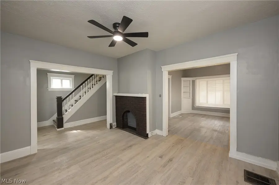 686 E 92nd Street, Cleveland, OH 44108 - #3